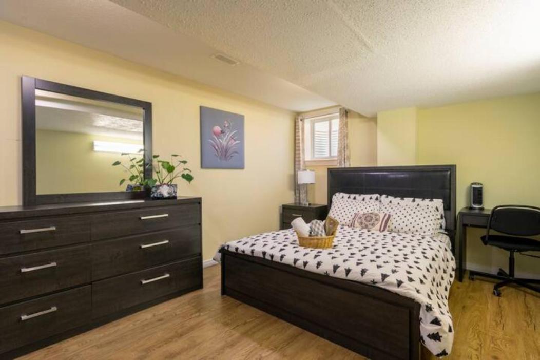 Self Check-In Spacious Apartment With Full Kitchen Ottawa Eksteriør billede